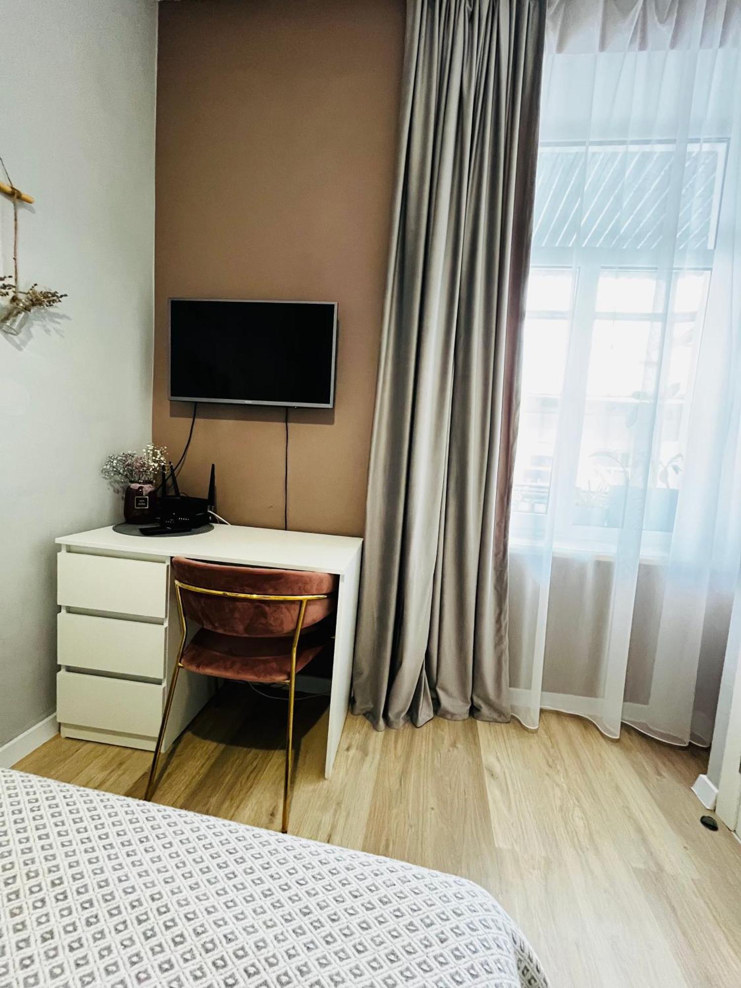 Iren Smart Apartment リヴィウ エクステリア 写真